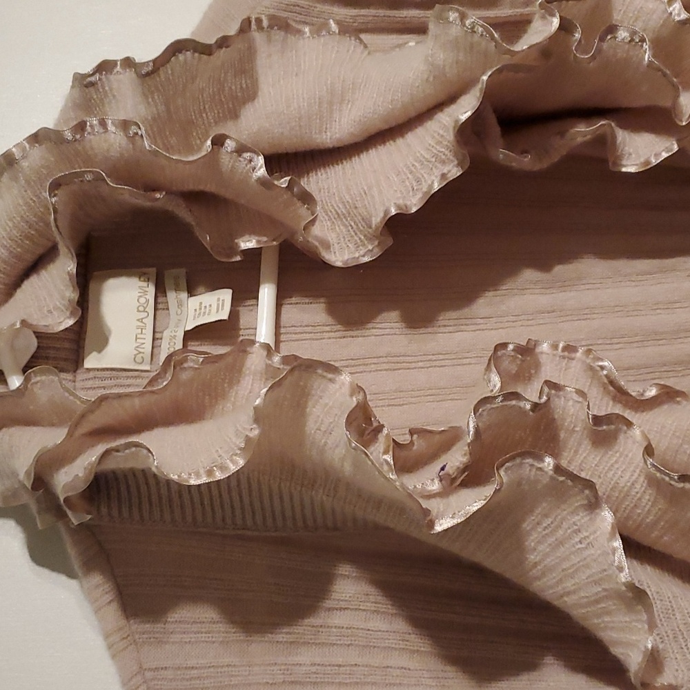 New Cynthia Rowley M pinkish cashmere sweater with ruffle accent along edge. - Picture 3 of 6
